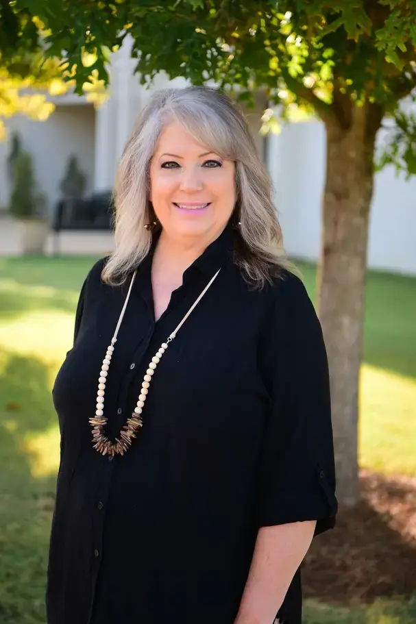 Portrait Lynda Aitkenon page image